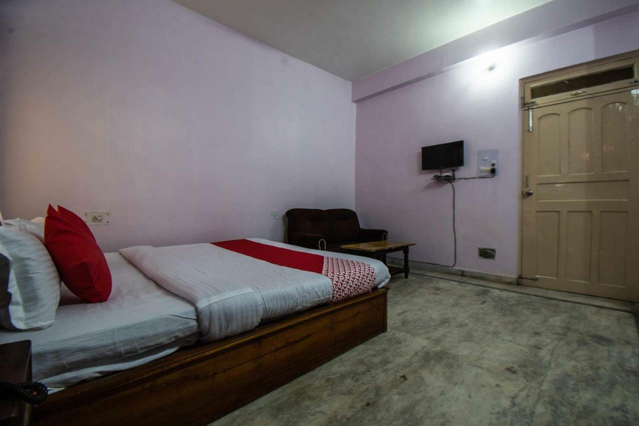 Oyo 29792 Piyush Hajipur Hotel Екстериор снимка